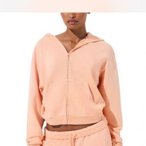SKIMS cantaloupe set with matching zip up, shorts & straight leg sweatpants M.
